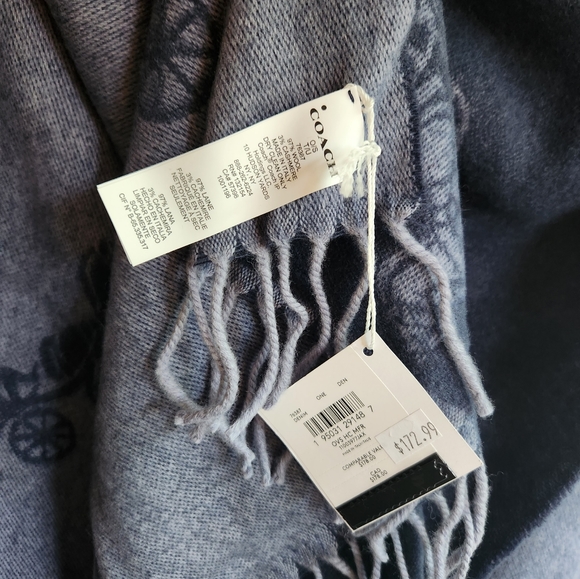 NWT Coach Oversized Muffler in Horse and Carriage Print - Picture 4 of 4